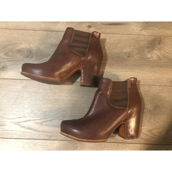 Kork-Ease Brown Ankle Boots - Picture 4 of 11